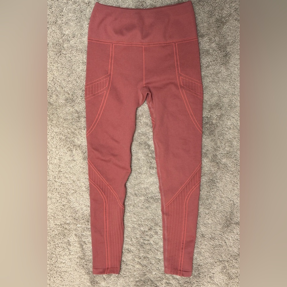 Fabletics Seamless Leggings size S in EUC! - Picture 5 of 8